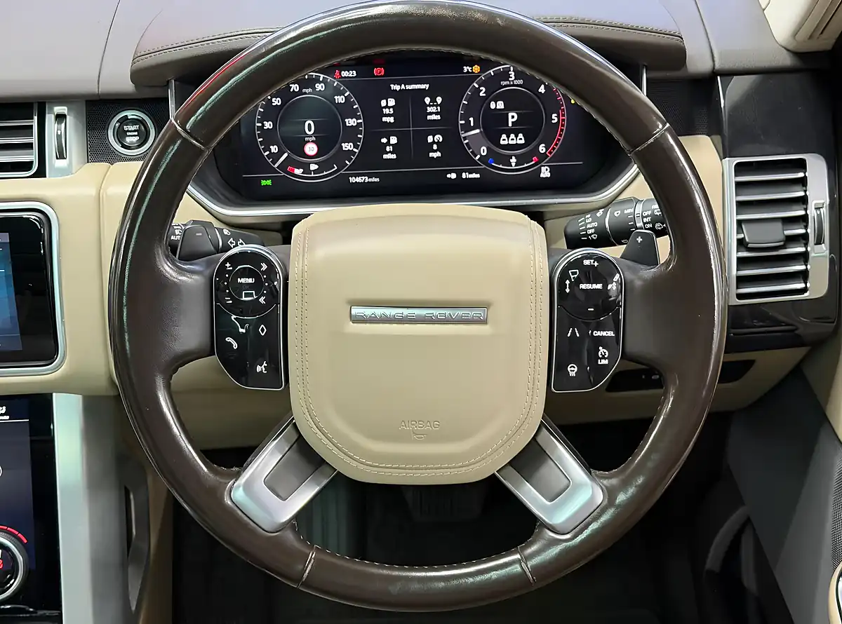 Used 2018 Land Rover Range Rover Vogue Se Black - Interior and Exterior details 15