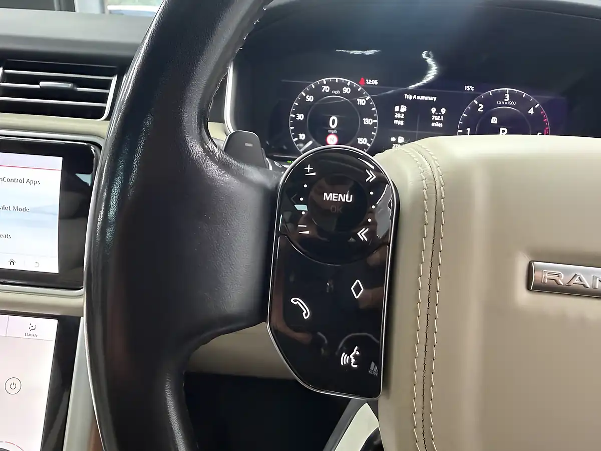 Used 2018 Land Rover Range Rover Vogue Se Black - Interior and Exterior details 10
