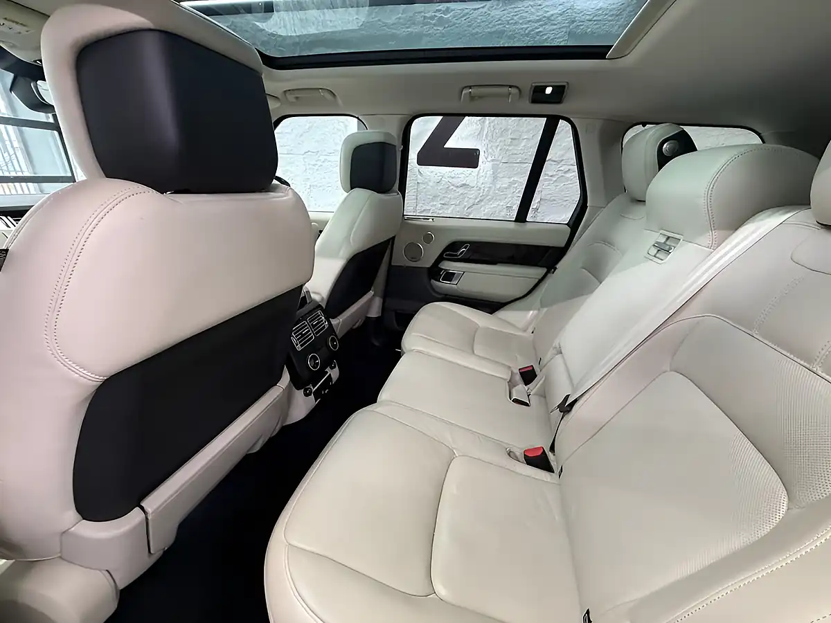 Used 2018 Land Rover Range Rover Vogue Se Black - Interior and Exterior details 7
