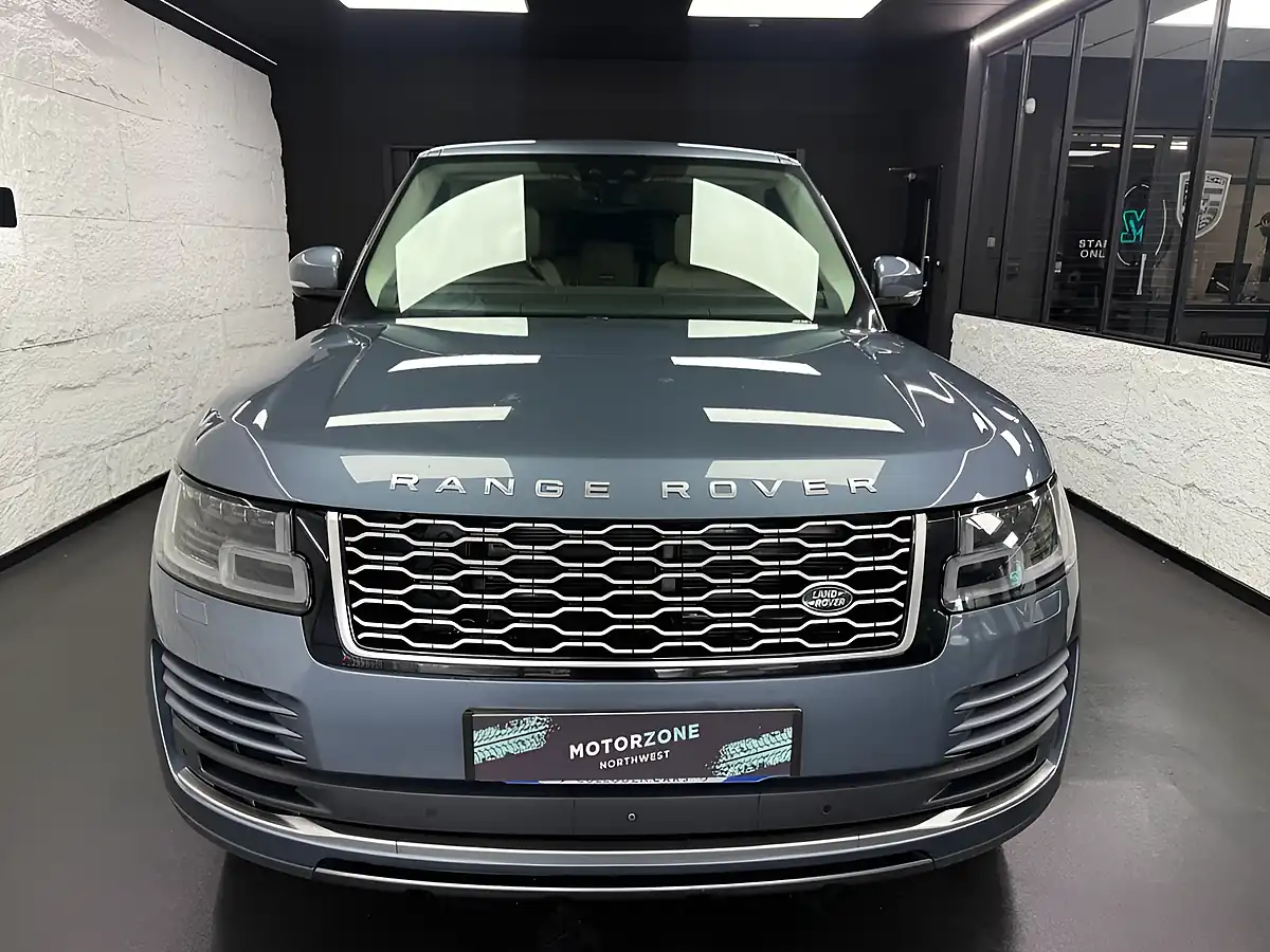Used 2018 Land Rover Range Rover Vogue Se Blue - Interior and Exterior details 5