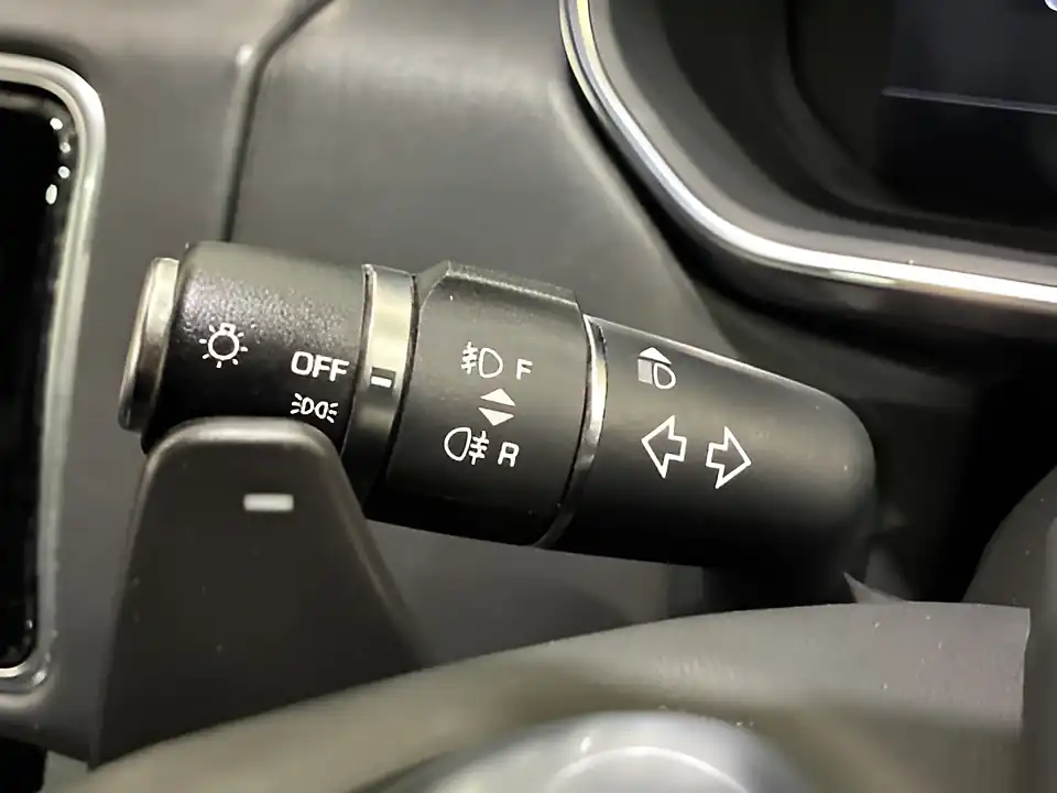 Used 2018 Land Rover Range Rover Vogue Se Blue - Interior and Exterior details 13