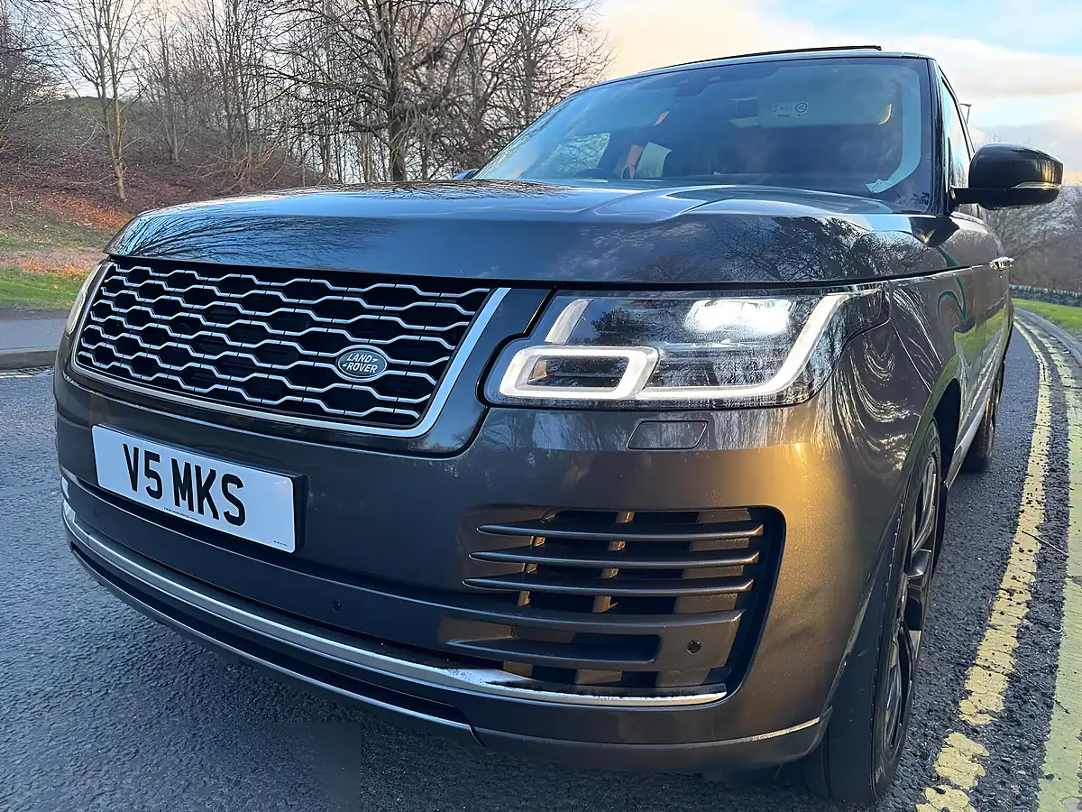 Used 2018 Land Rover Range Rover Vogue Se Grey - Interior and Exterior details 13