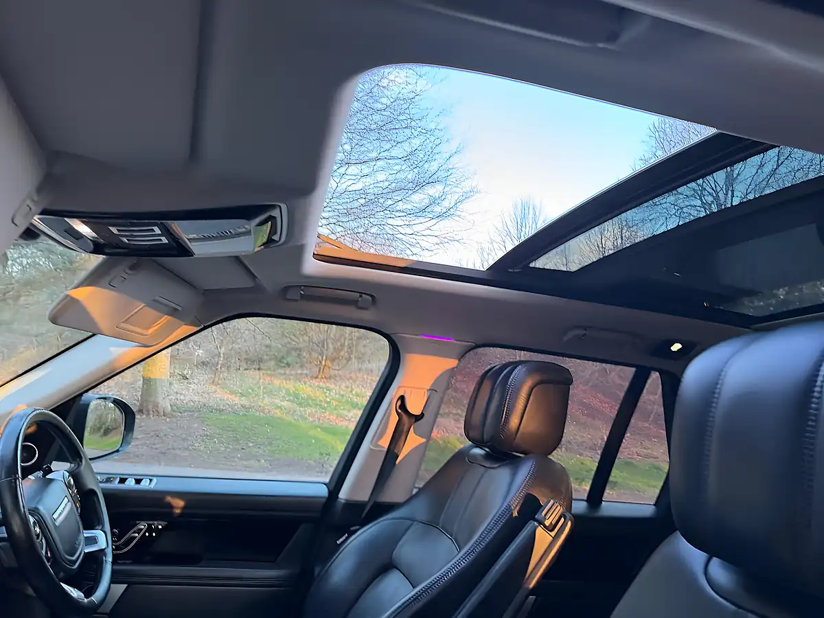 Used 2018 Land Rover Range Rover Vogue Se Grey - Interior and Exterior details 17