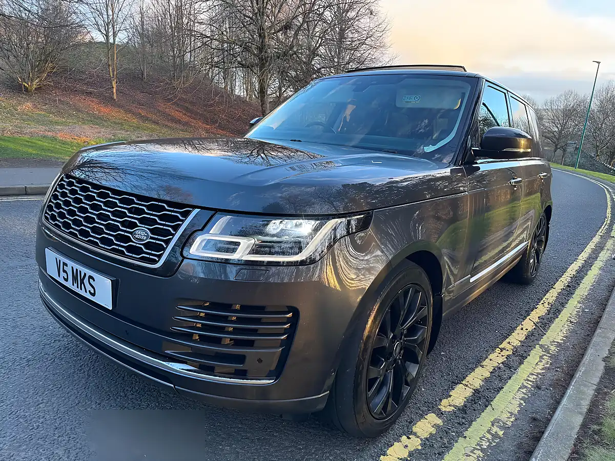 Used 2018 Land Rover Range Rover Vogue Se Grey - Interior and Exterior details 5