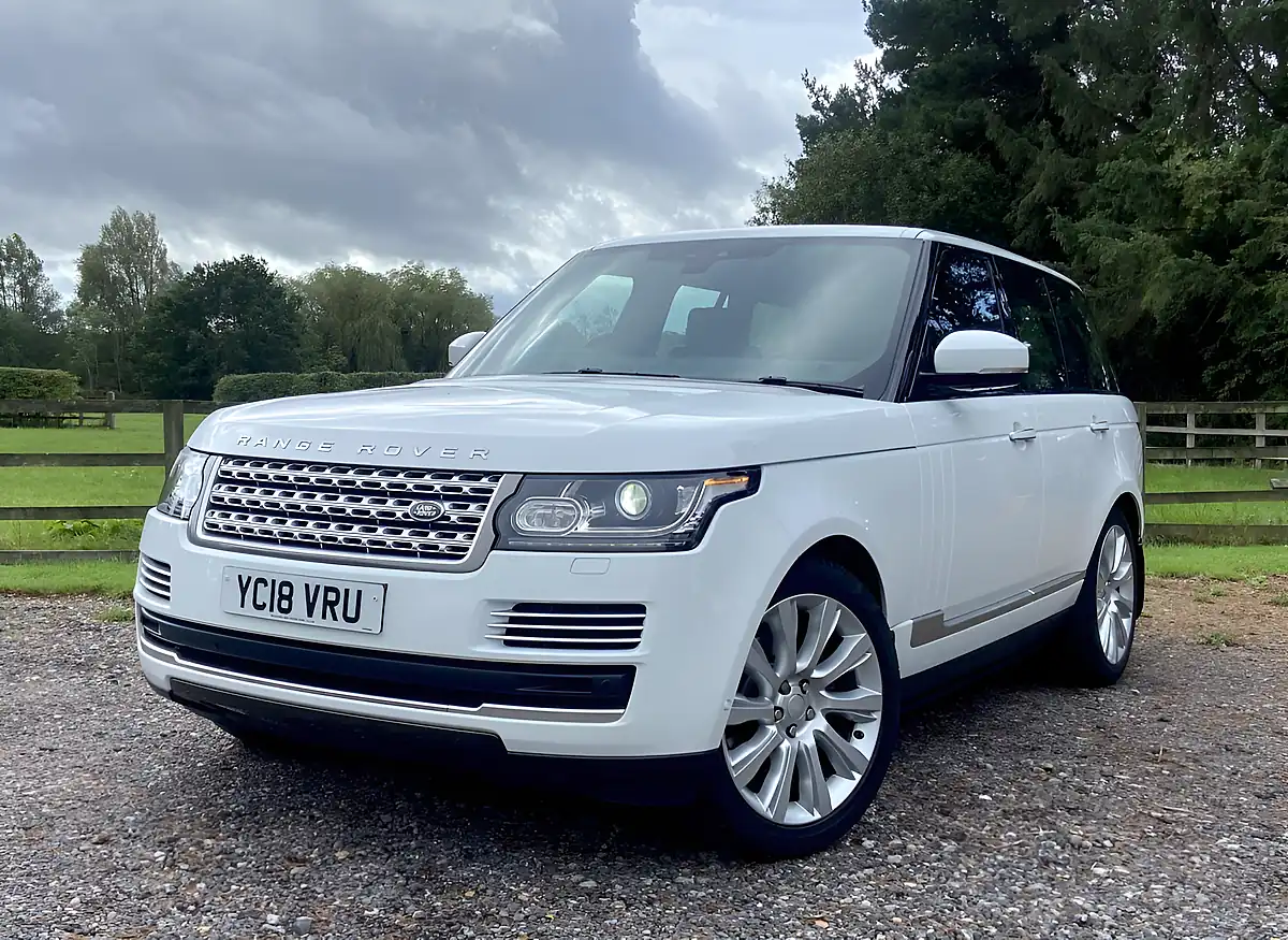 Used 2018 Land Rover Range Rover Vogue Se - Interior and Exterior details 18