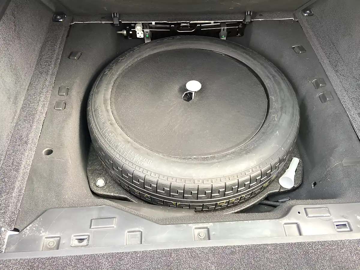 Used 2018 Land Rover Range Rover Vogue Se - Interior and Exterior details 20
