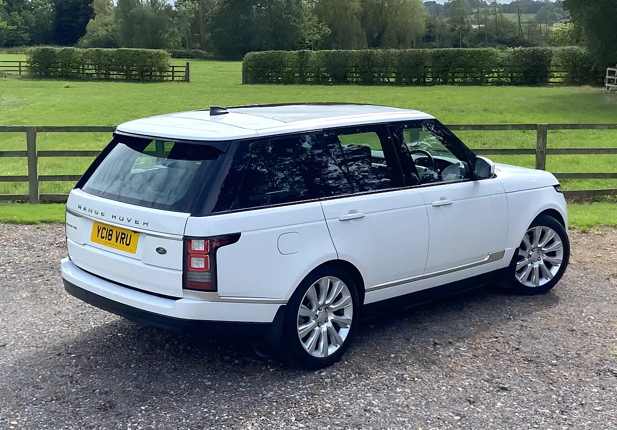 Used 2018 Land Rover Range Rover Vogue Se - Interior and Exterior details 5