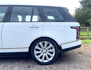 Used 2018 Land Rover Range Rover Vogue Se - Interior and Exterior details 9