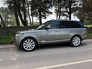Used 2018 Land Rover Range Rover Vogue Se Silver - Interior and Exterior details 17