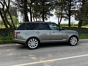 Used 2018 Land Rover Range Rover Vogue Se Silver - Interior and Exterior details 6