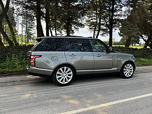 Used 2018 Land Rover Range Rover Vogue Se Silver - Interior and Exterior details 7
