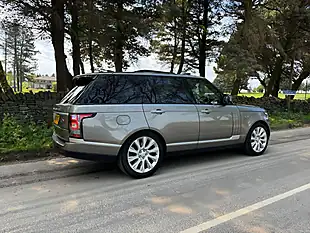 Used 2018 Land Rover Range Rover Vogue Se Silver - Interior and Exterior details 8