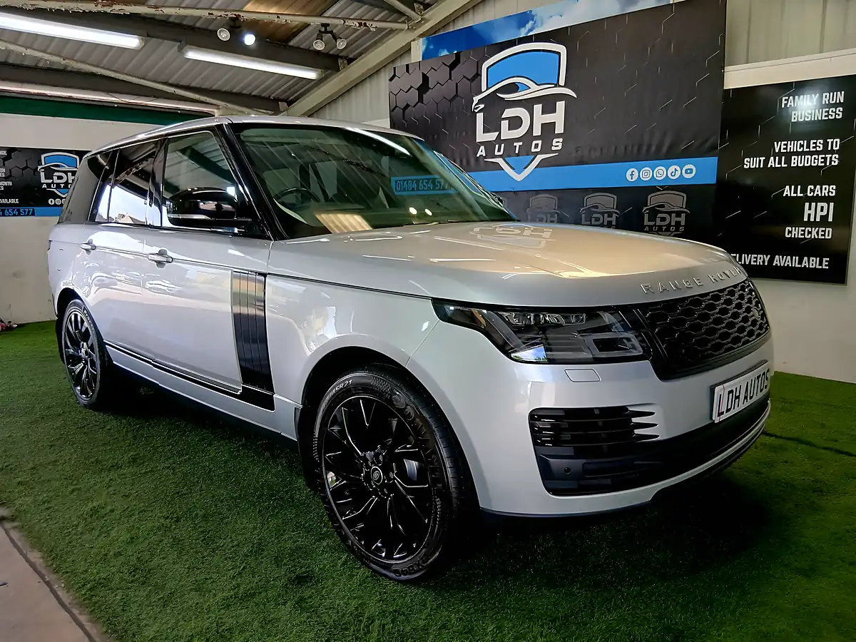 Used 2018 Land Rover Range Rover Vogue Silver - Front View
