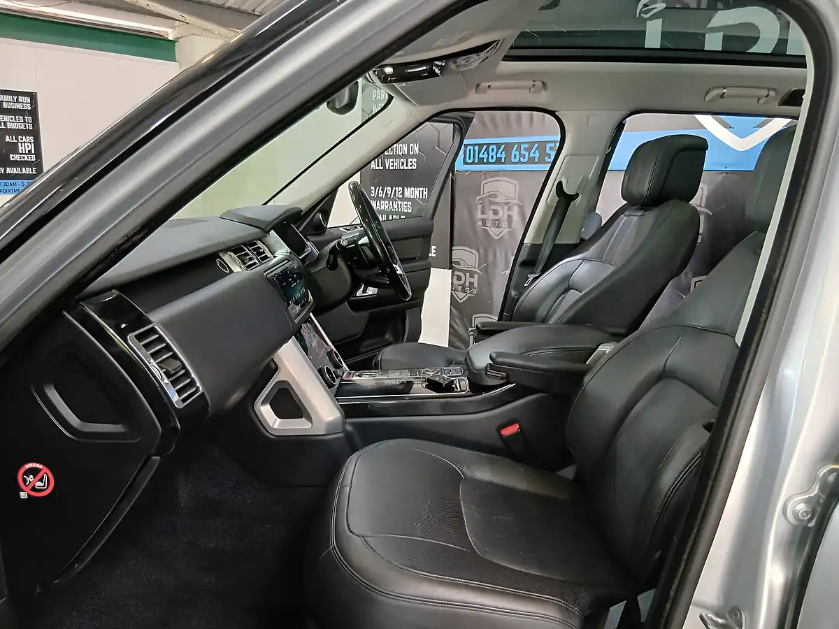 Used 2018 Land Rover Range Rover Vogue Silver - Interior and Exterior details 10