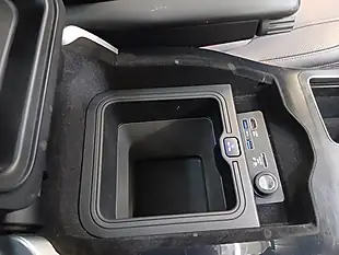 Used 2018 Land Rover Range Rover Vogue Silver - Interior and Exterior details 16