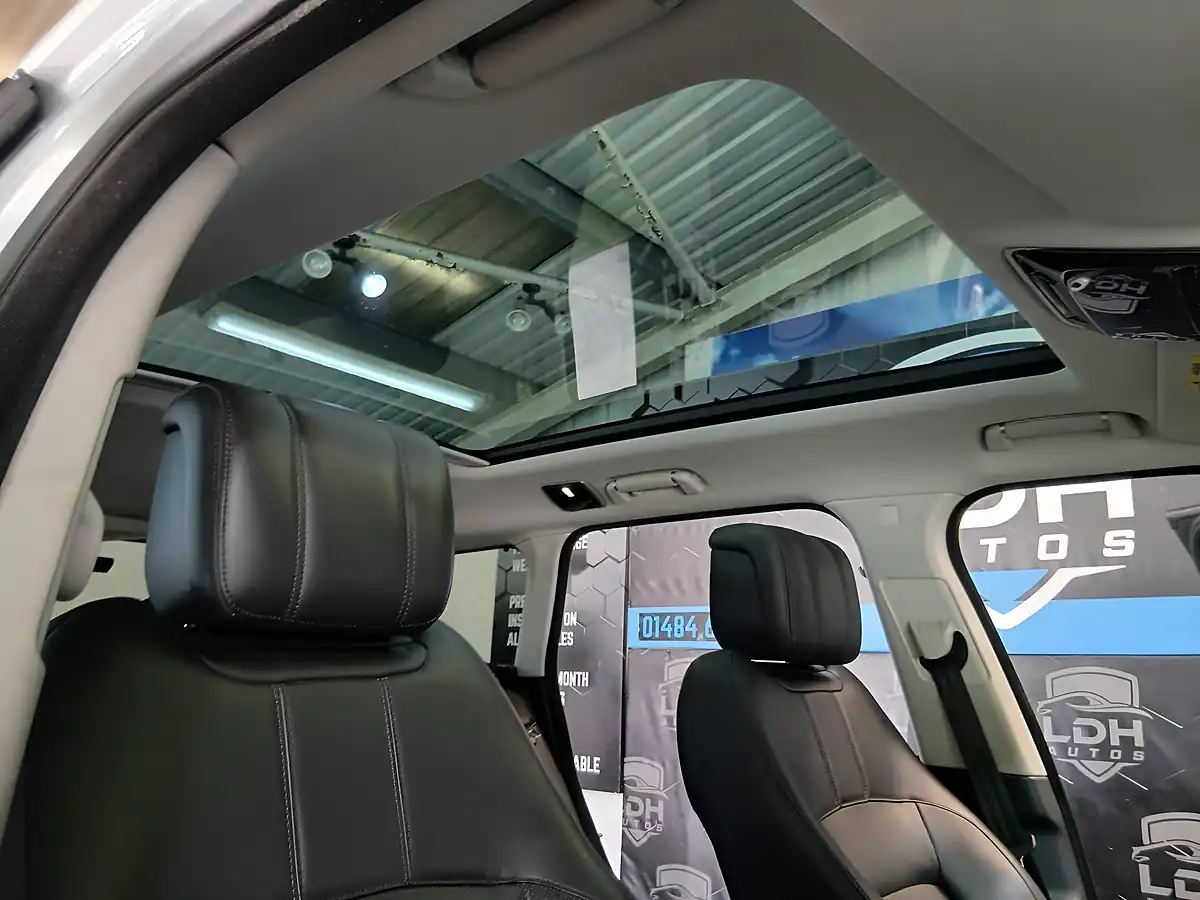 Used 2018 Land Rover Range Rover Vogue Silver - Interior and Exterior details 17