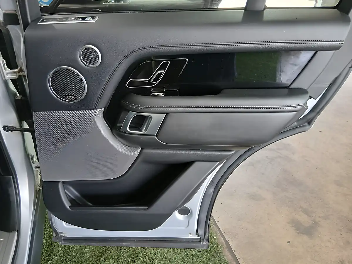 Used 2018 Land Rover Range Rover Vogue Silver - Interior and Exterior details 19