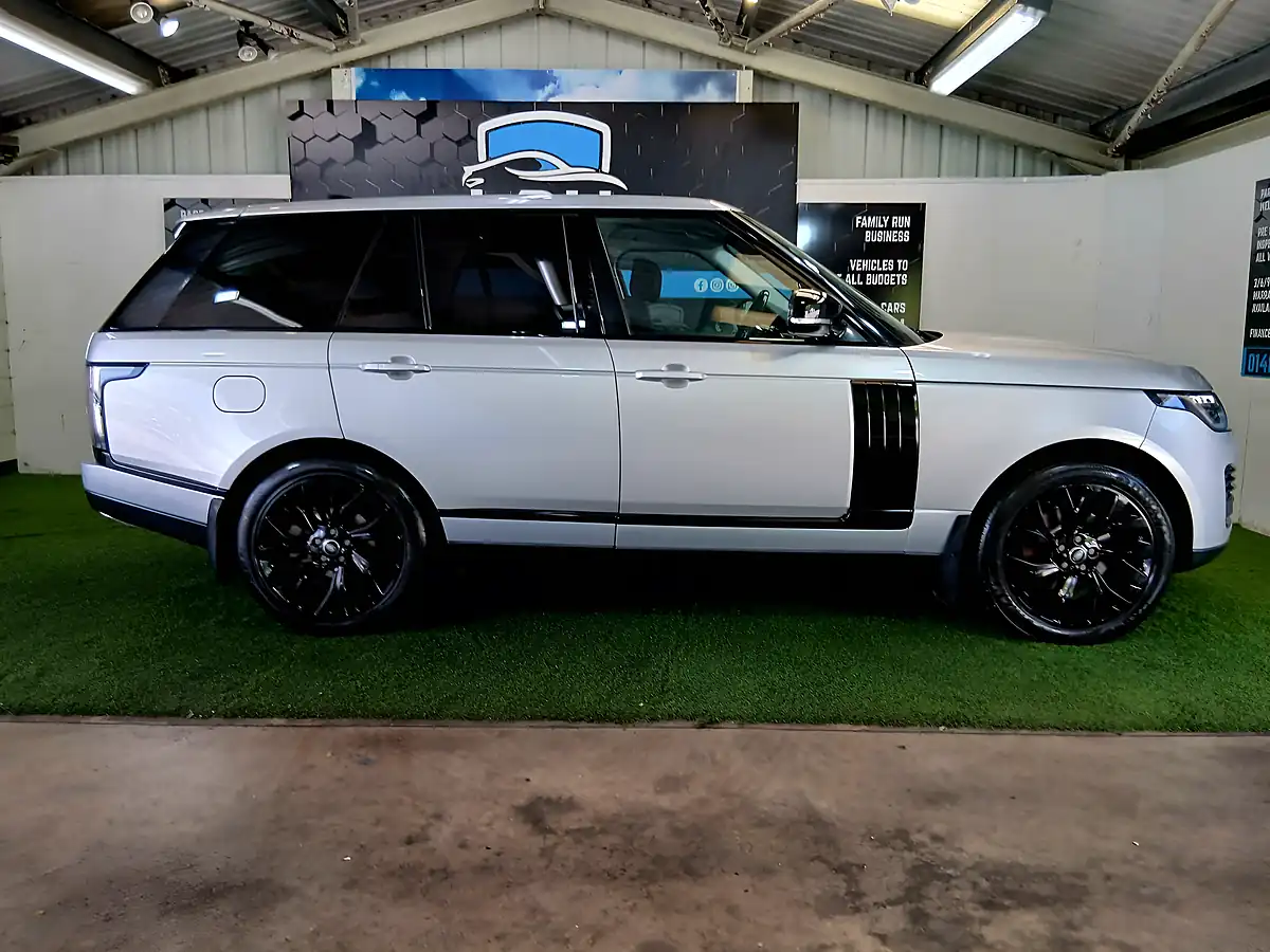 Used 2018 Land Rover Range Rover Vogue Silver - Interior and Exterior details 2
