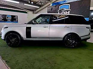 Used 2018 Land Rover Range Rover Vogue Silver - Interior and Exterior details 7