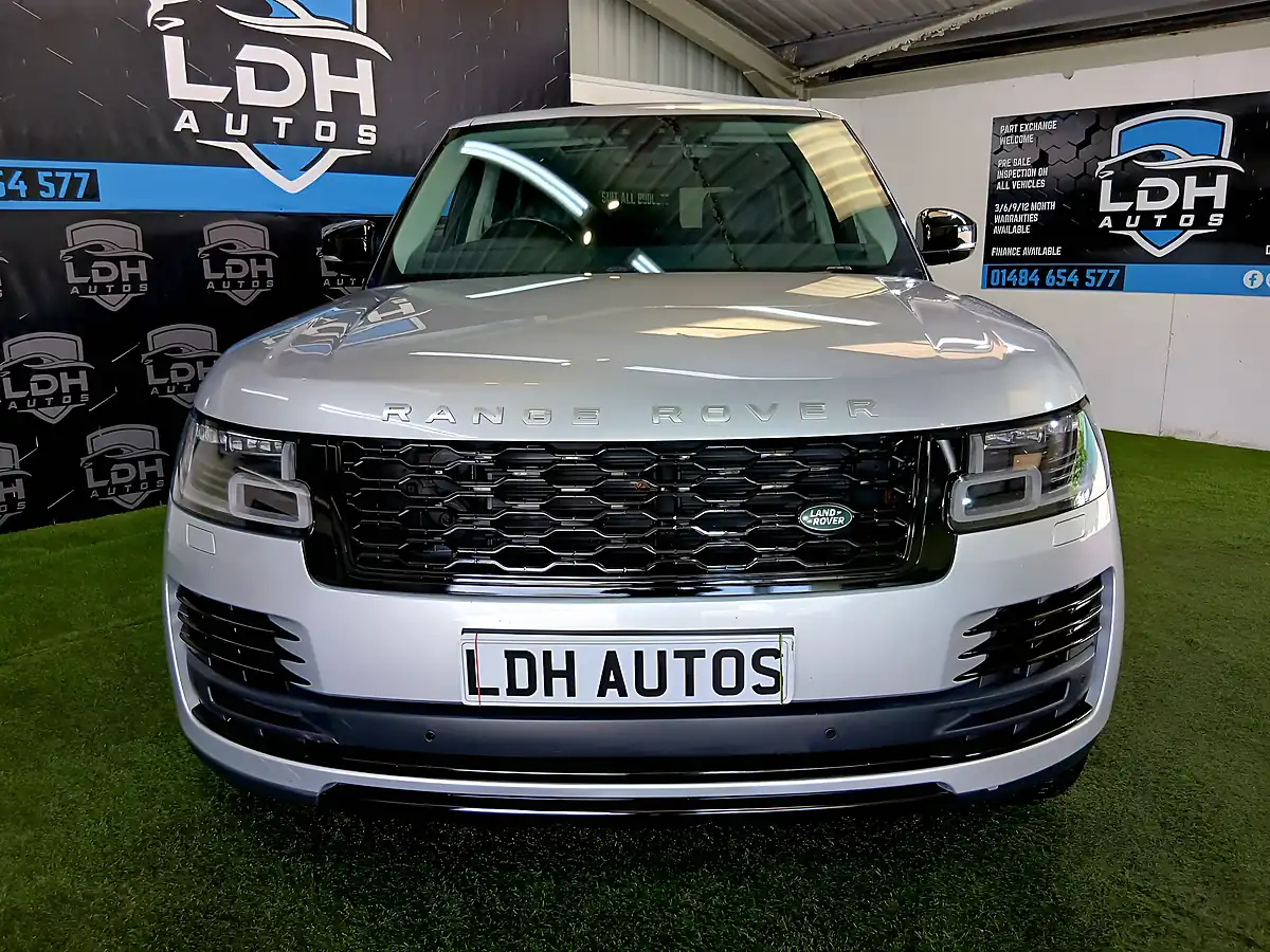 Used 2018 Land Rover Range Rover Vogue Silver - Interior and Exterior details 9