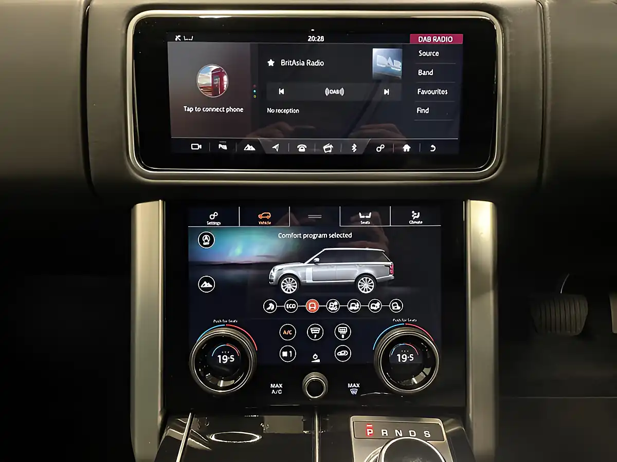 Used 2018 Land Rover Range Rover Vogue Silver - Interior and Exterior details 14