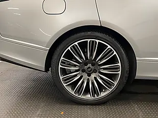 Used 2018 Land Rover Range Rover Vogue Silver - Interior and Exterior details 18