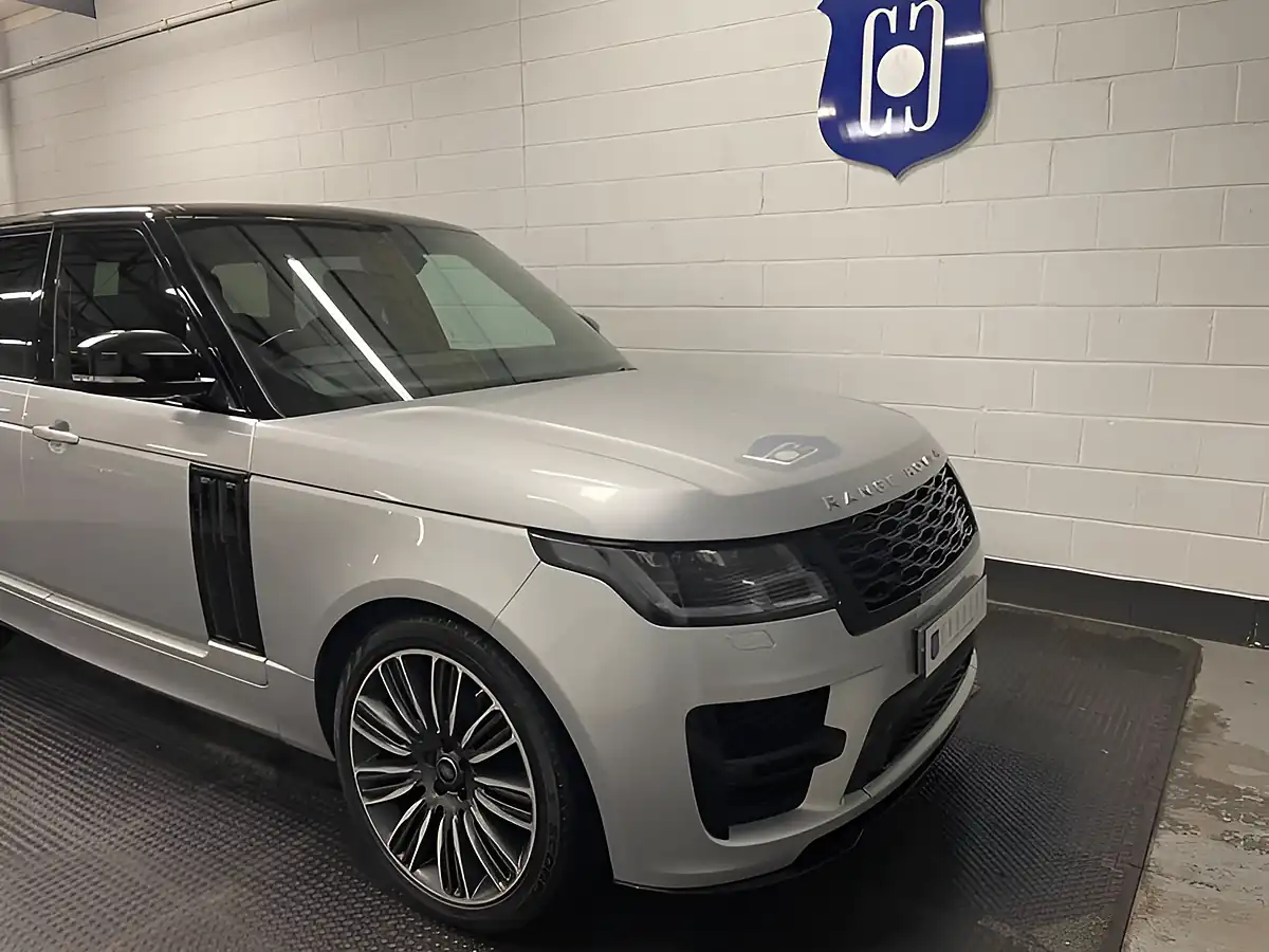 Used 2018 Land Rover Range Rover Vogue Silver - Interior and Exterior details 19