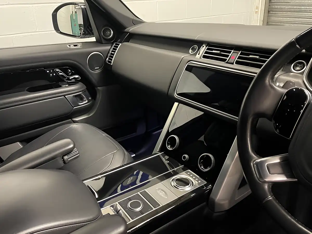 Used 2018 Land Rover Range Rover Vogue Silver - Interior and Exterior details 2