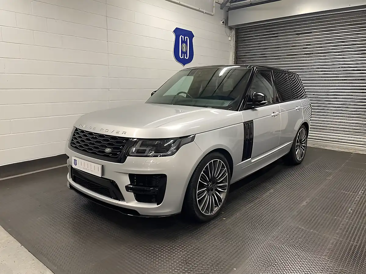 Used 2018 Land Rover Range Rover Vogue Silver - Interior and Exterior details 3