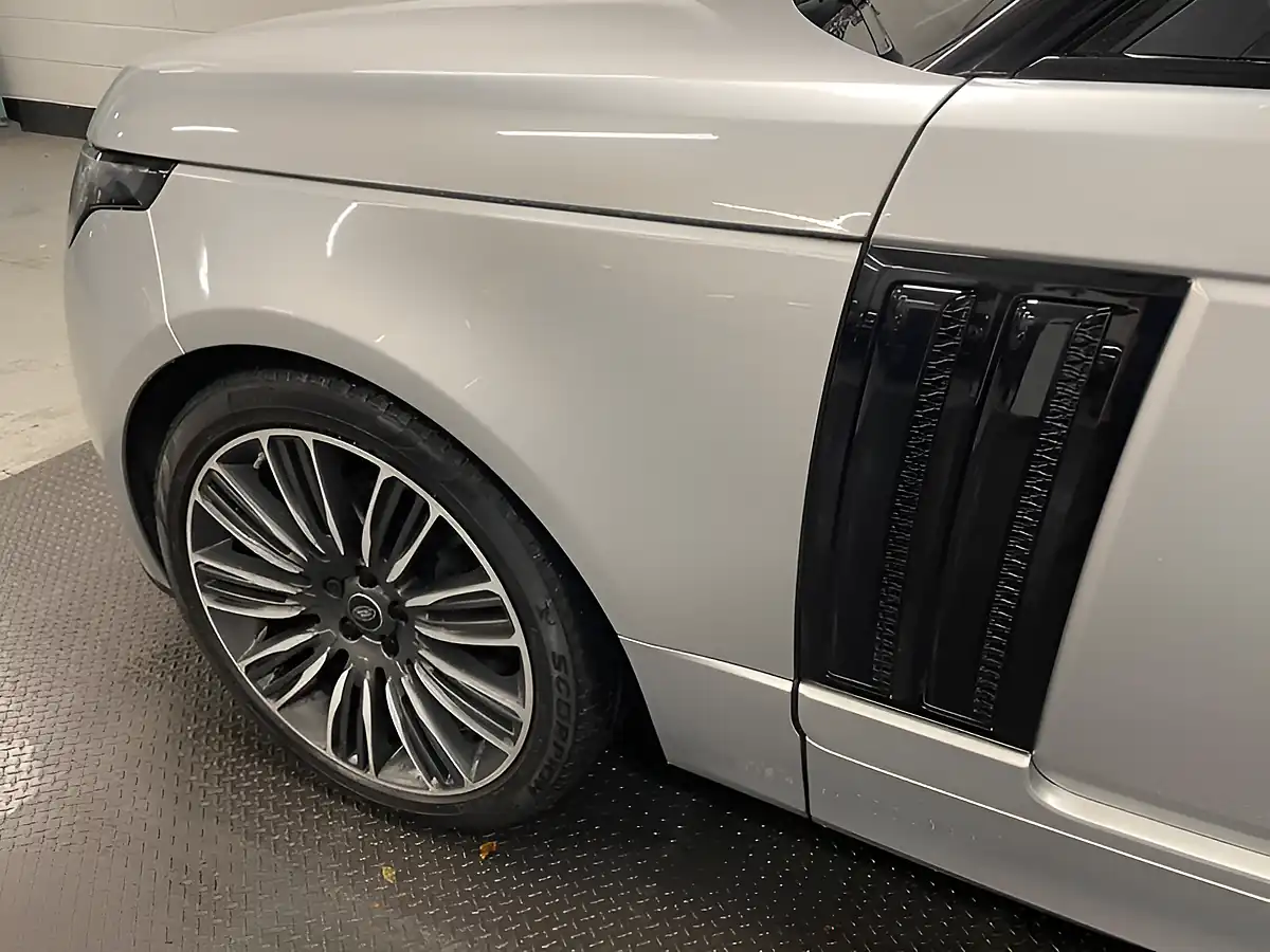 Used 2018 Land Rover Range Rover Vogue Silver - Interior and Exterior details 9