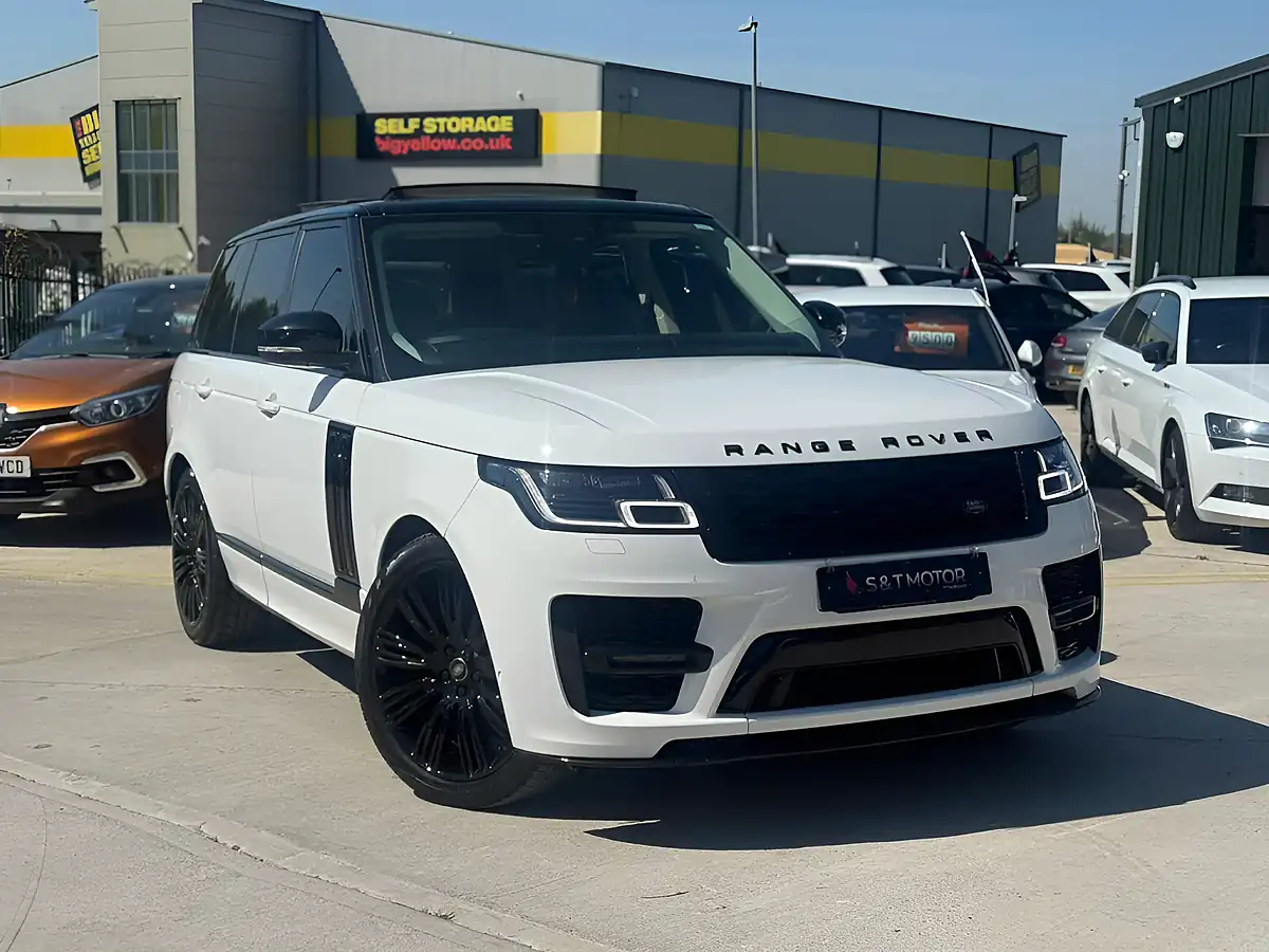 Used 2018 Land Rover Range Rover Vogue White - Front View
