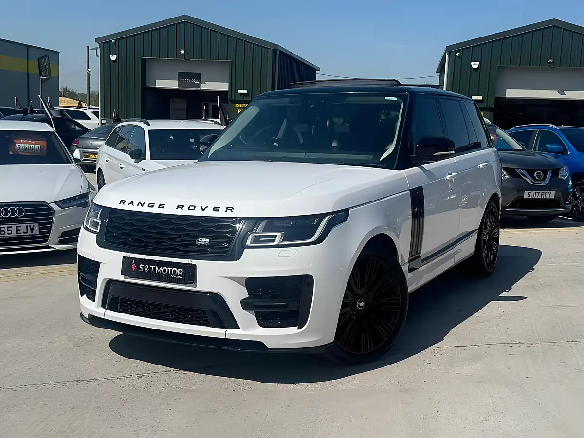 Used 2018 Land Rover Range Rover Vogue White - Interior and Exterior details 3