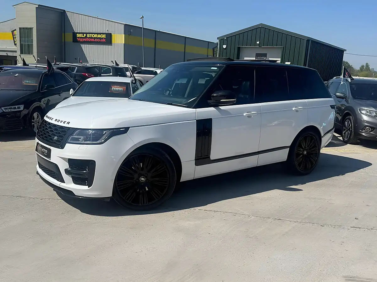 Used 2018 Land Rover Range Rover Vogue White - Interior and Exterior details 5