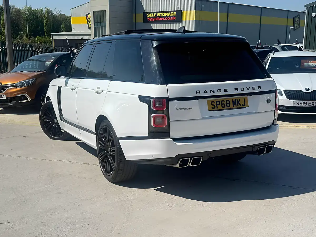 Used 2018 Land Rover Range Rover Vogue White - Interior and Exterior details 6