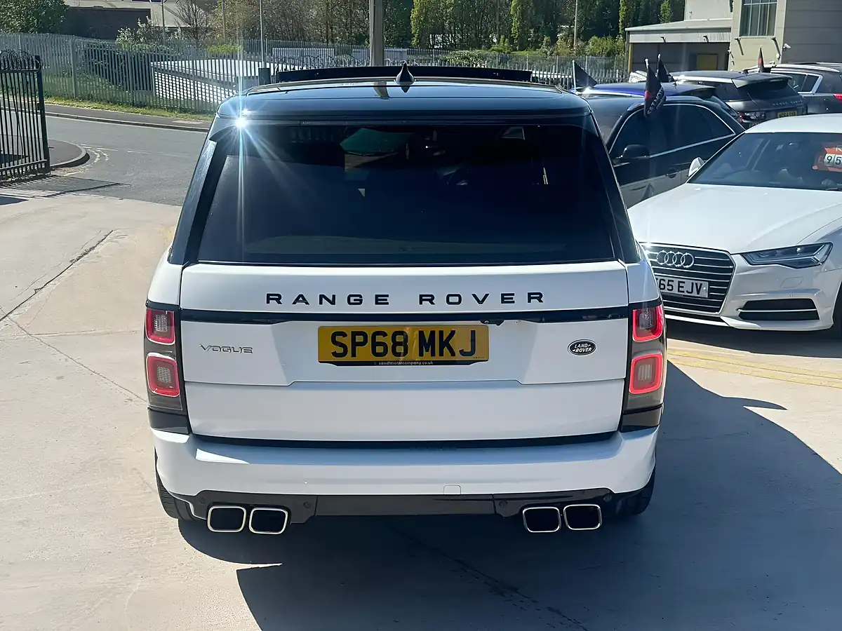 Used 2018 Land Rover Range Rover Vogue White - Interior and Exterior details 8