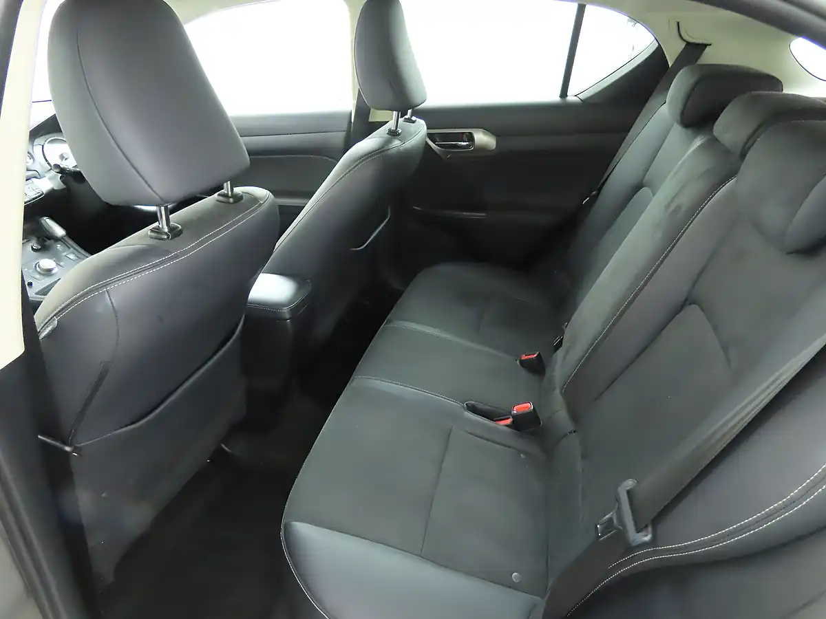 Used 2018 Lexus Ct Luxury Silver - Interior and Exterior details 10