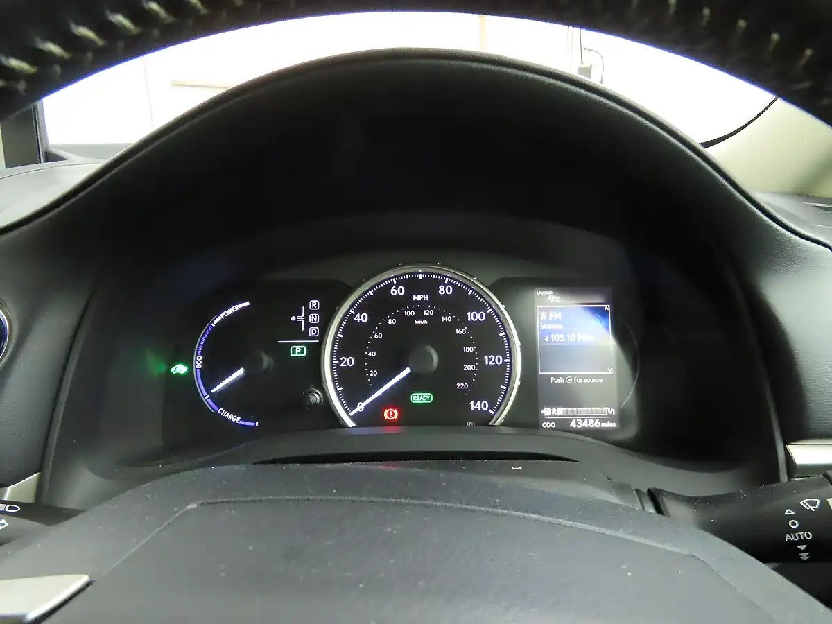 Used 2018 Lexus Ct Luxury Silver - Interior and Exterior details 7