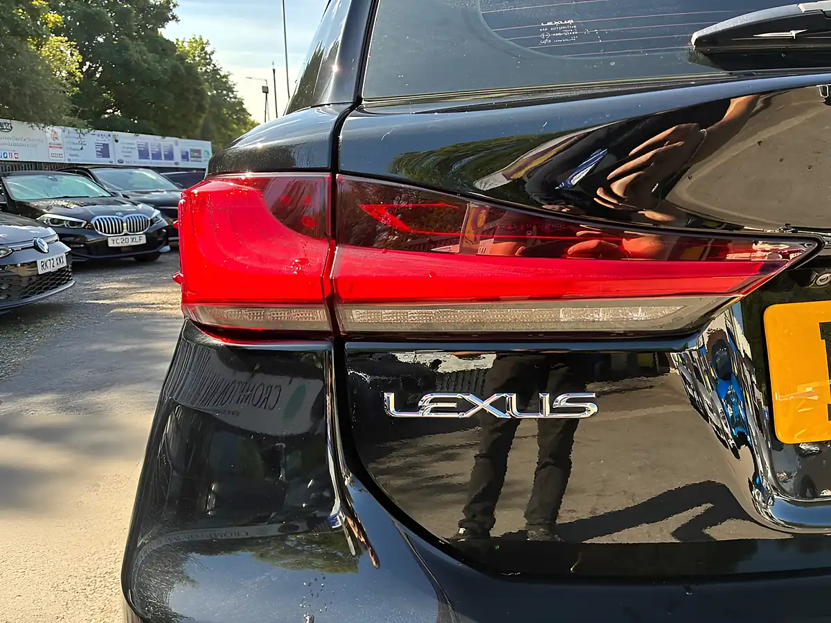 Used 2018 Lexus Ct Se Plus Pack Black - Interior and Exterior details 11