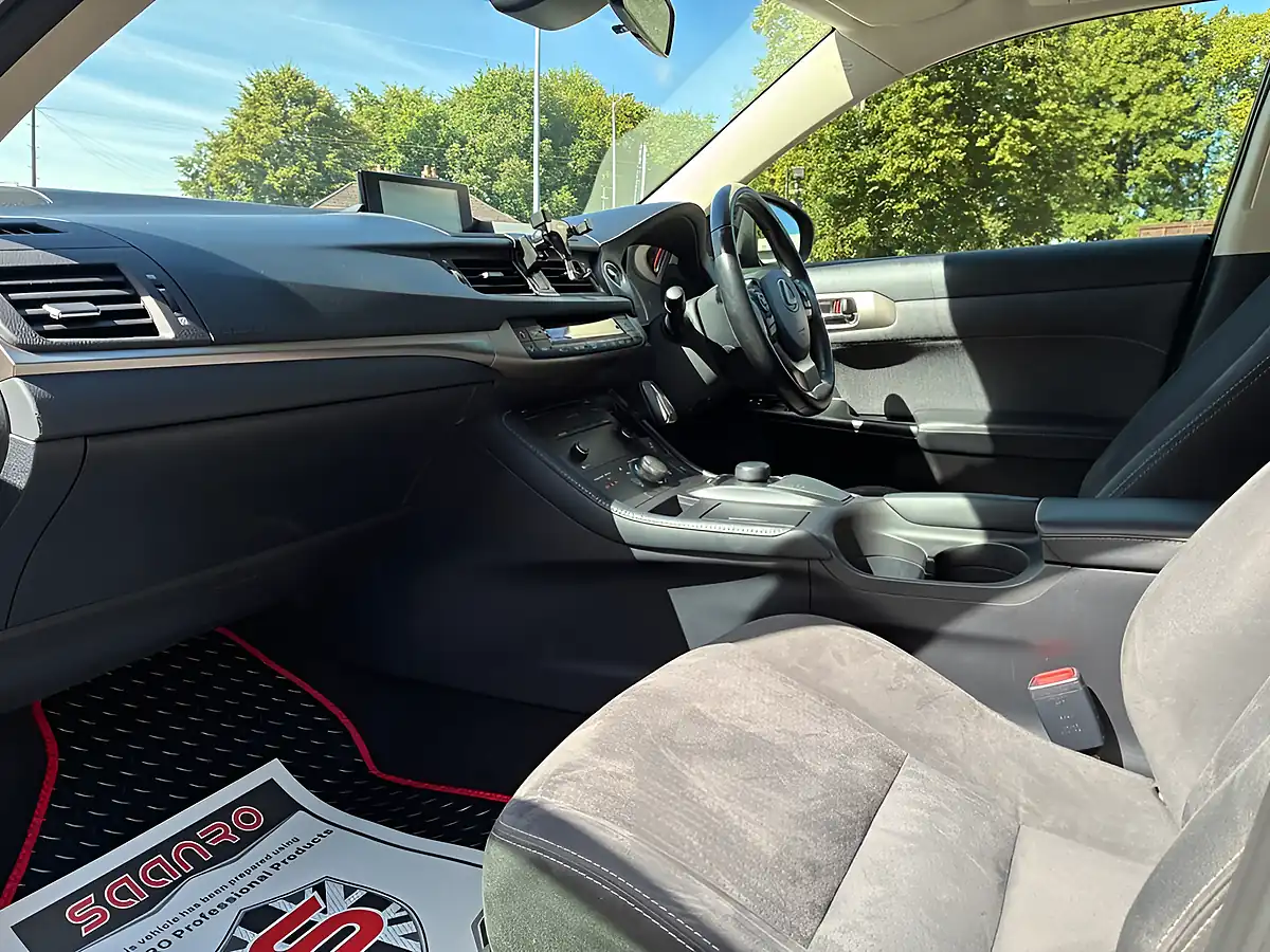 Used 2018 Lexus Ct Se Plus Pack Black - Interior and Exterior details 17