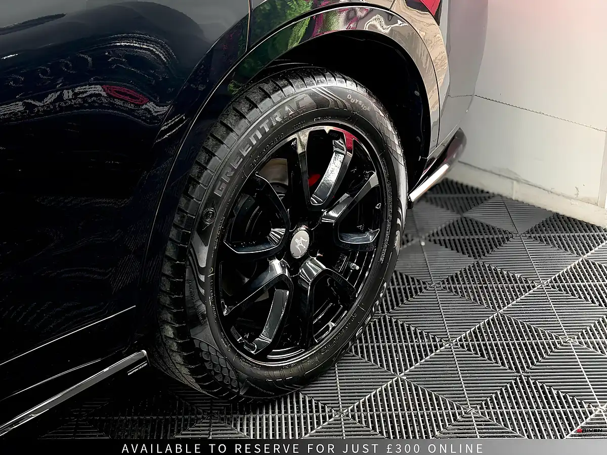 Used 2018 Maserati Levante Black - Interior and Exterior details 14