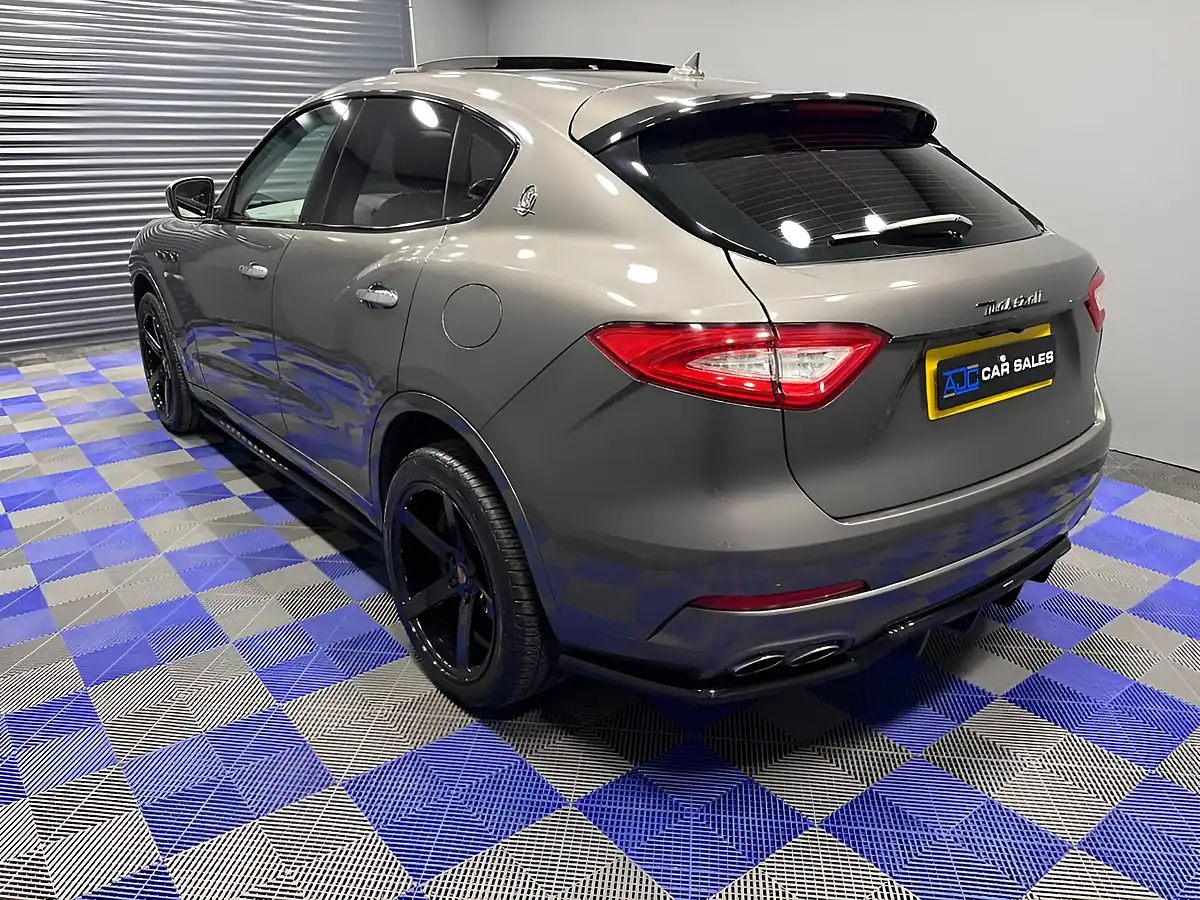 Used 2018 Maserati Levante Grigio Maratea - Interior and Exterior details 14