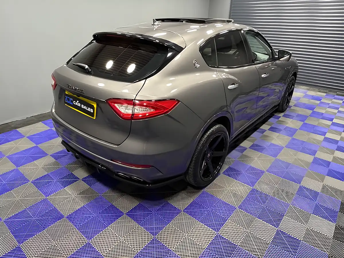 Used 2018 Maserati Levante Grigio Maratea - Interior and Exterior details 16