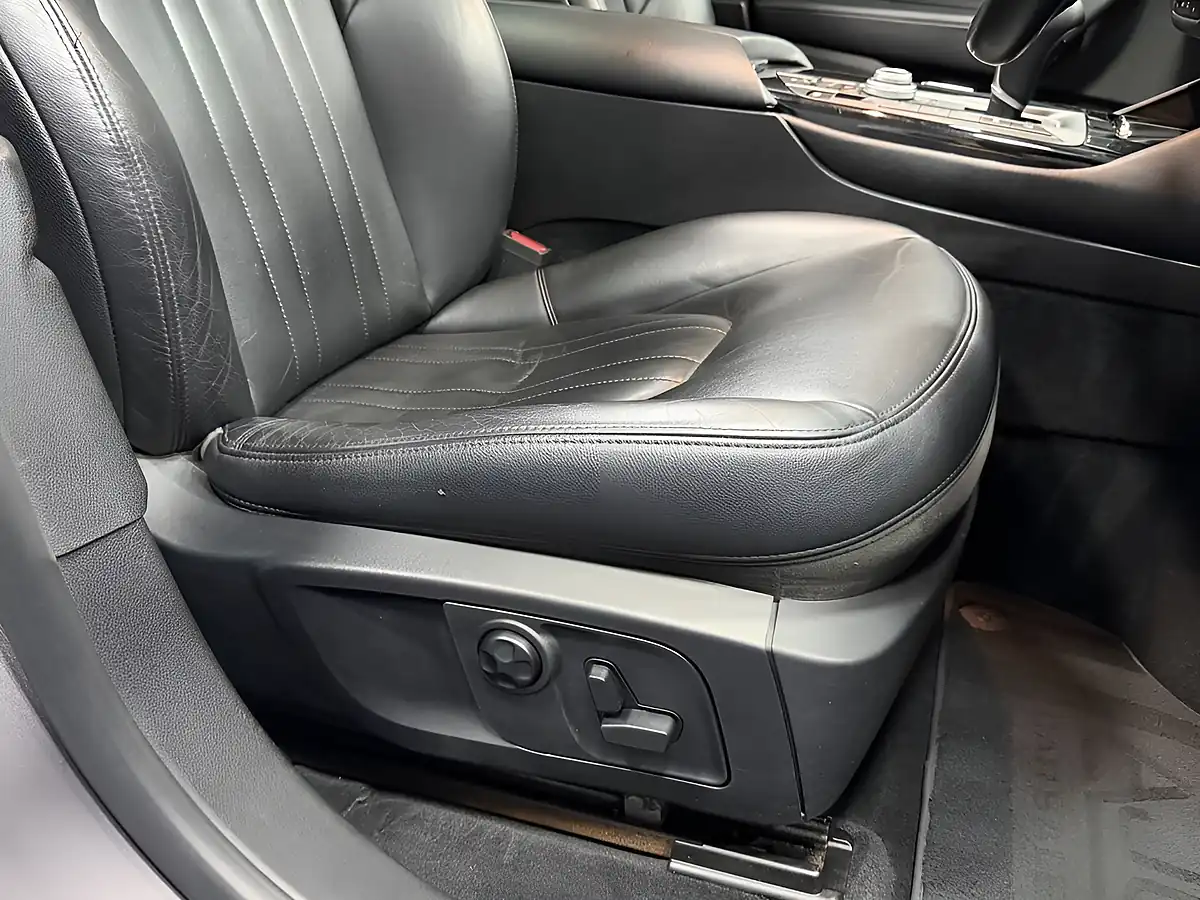 Used 2018 Maserati Levante Grigio Maratea - Interior and Exterior details 18