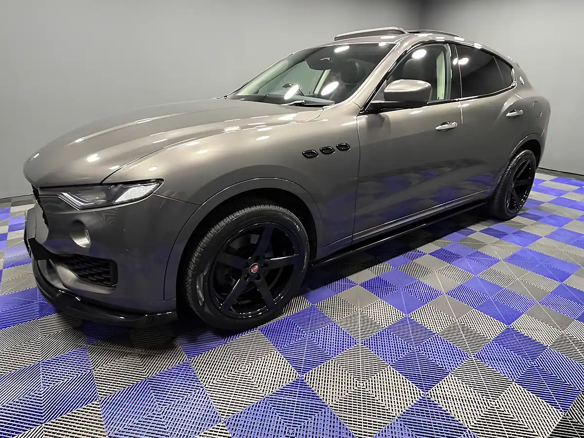 Used 2018 Maserati Levante Grigio Maratea - Interior and Exterior details 6