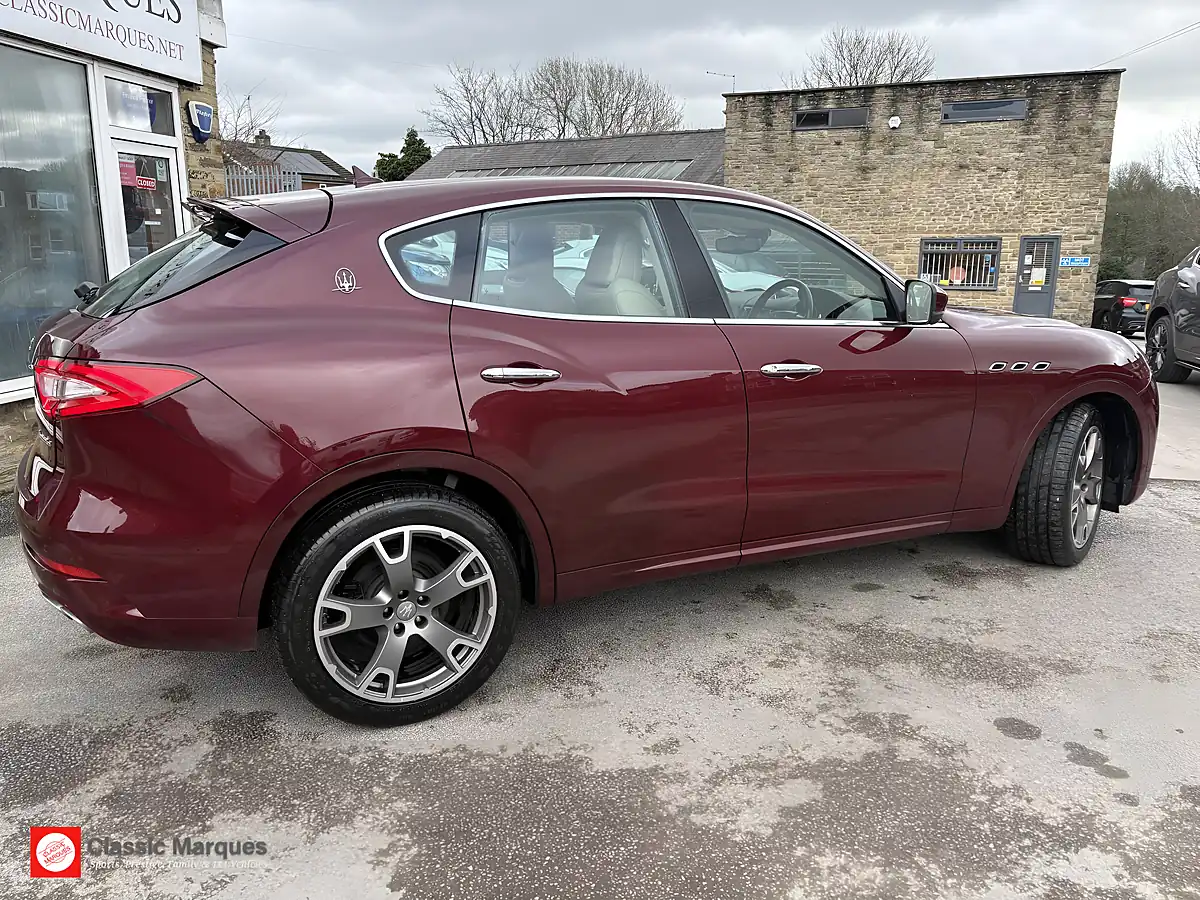 Used 2018 Maserati Levante Red - Interior and Exterior details 3
