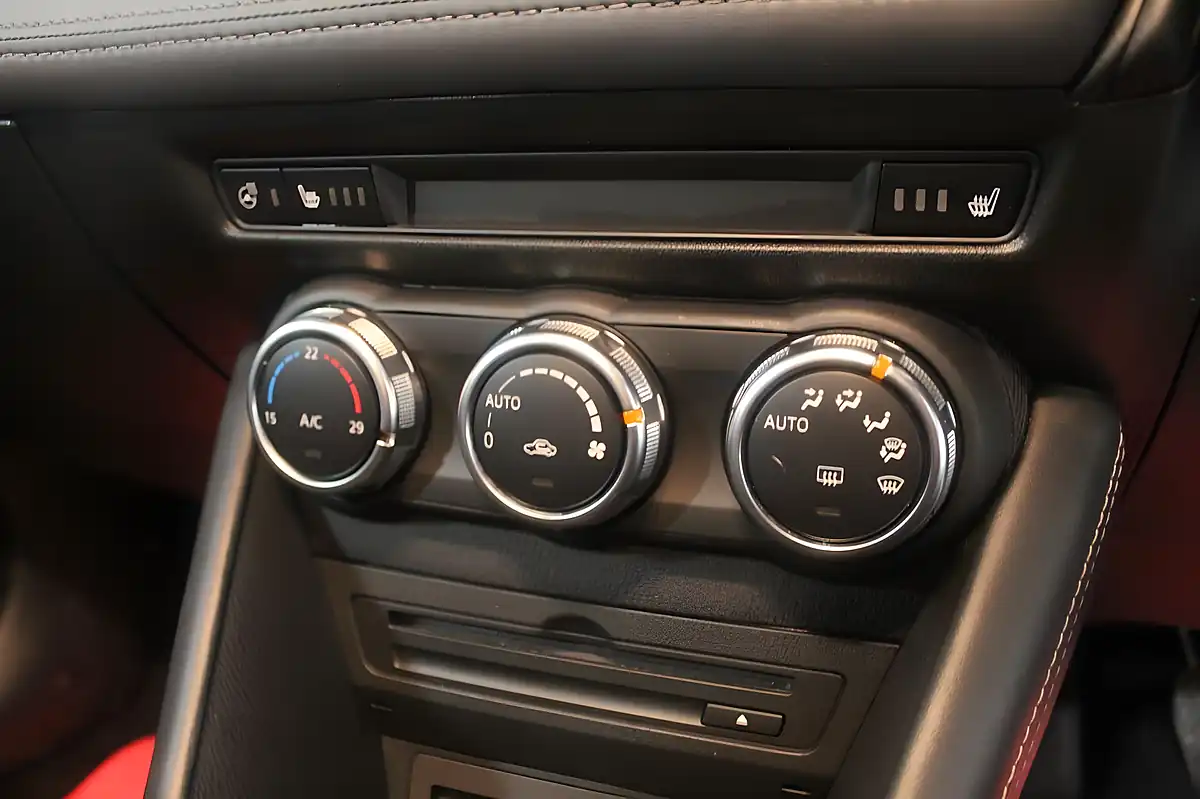 Used 2018 Mazda CX-3 Sport Nav+ Grey - Interior and Exterior details 15