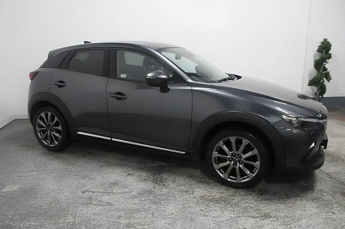 Used 2018 Mazda CX-3 Sport Nav+ Grey - Interior and Exterior details 3