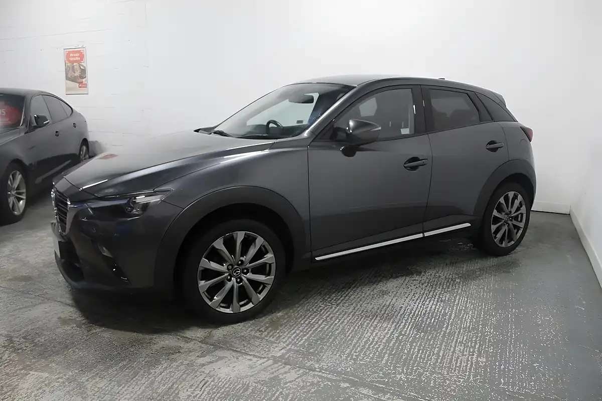 Used 2018 Mazda CX-3 Sport Nav+ Grey - Interior and Exterior details 4