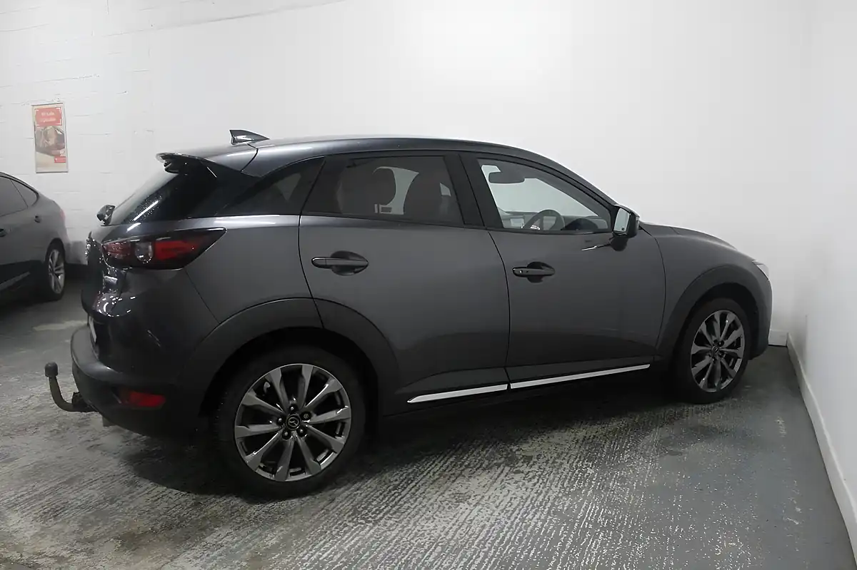 Used 2018 Mazda CX-3 Sport Nav+ Grey - Interior and Exterior details 8