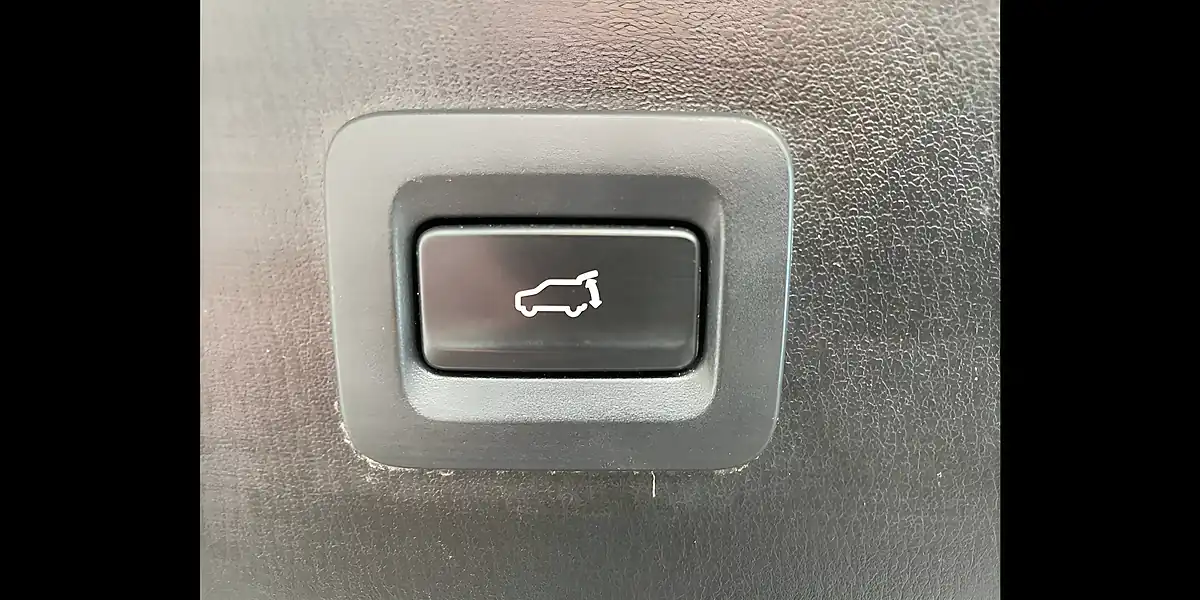 Used 2018 Mazda CX-5 Sport Nav+ Blue - Interior and Exterior details 12